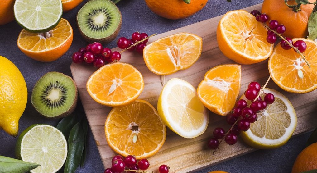 Alimentos ricos en vitamina C para el crecimiento y reparación de las uñas