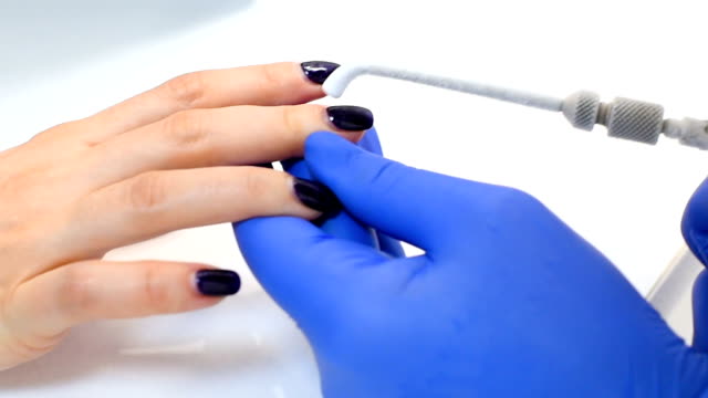 Los productos más comunes utilizados en crioterapia para manicure y pedicure